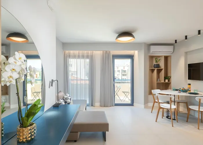 Evans Luxurious Apartment 1